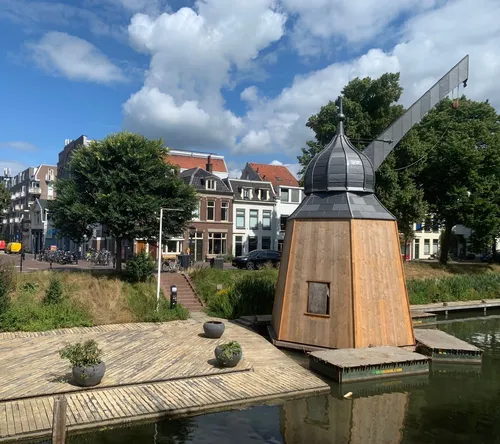 Stadskraan reconstructie met kade