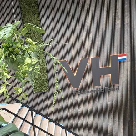 Logo op muur - VisscherHolland