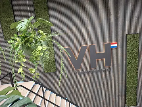 Logo op muur - VisscherHolland
